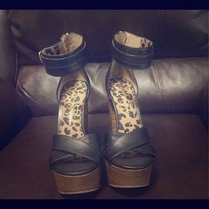 Jessica Simpson heels